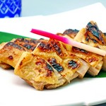 ■若鶏の酒粕漬け焼き 980円…蔵元 稲田本店の酒粕を使用した逸品
■若鶏の唐揚げ 　　　780円…竜田揚げにしました
■若鶏の陶板焼き 　　980円…アツアツの鉄板で提供します