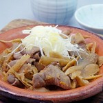 ■もつのどて煮込み 830円…隠し味にワイン使用した濃厚な味噌煮込み
■鰤の麹漬け炙り焼き 980円…塩麹漬けにしたブリを炙りました