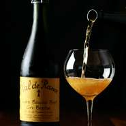 店名にも冠されている「シードル」は約30種類を、「オーガニックワイン」は約70種類をラインナップ。料理と合わせたマッチングの提案もしています。ドリンクの繊細な味と香り、料理とのマリアージュをご堪能あれ。