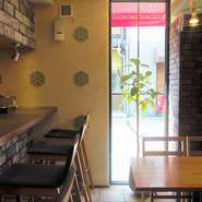 今日はひとりでゆっくりとお食事やお酒を楽しみたい方。ご出張のお食事で大阪の食を愉しみたい方、お待ちしております。なお、お料理のポーションは半分にすることができますのでお気軽にどうぞ。