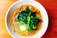 foujitaのかわり蕎麦
しょうがバターや、トマトバジル、鴨みその豆乳ぶっかけ、そぼろのまぜ蕎麦、スパイスカレー、檸檬、氷蕎麦など、新しいお蕎麦の楽しみ方をご提案します。お味は季節ごとにかわります