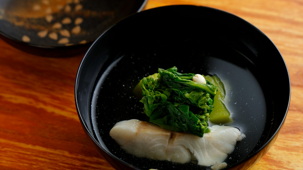 季節の素材を使った上品なお椀『季節の椀』