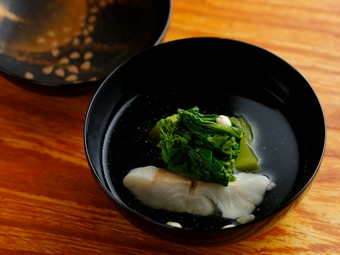 季節の素材を使った上品なお椀『季節の椀』