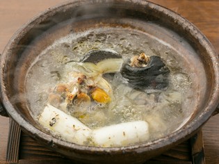 昆布だけで炊く、まろやかな味わいの『すっぽん鍋』 