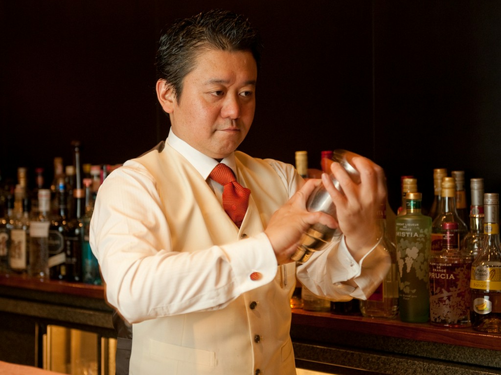 最高水準のバーテンダーの技術が楽しめる