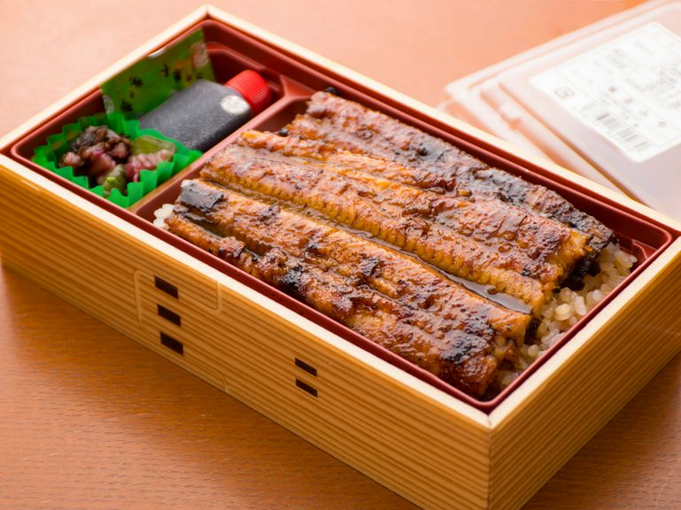 表面はカリッ、身はふっくら。絶品『うな重』をご堪能あれ