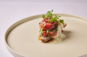 日本の四季を感じるシェフのお任せコースをお楽しみ頂けます。