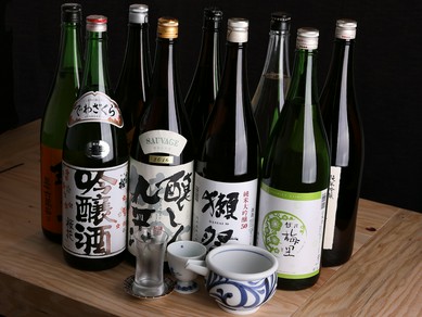 純米酒を中心とした豊富な種類のお酒