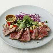 牛ロース肉のステーキ　ヤムヌア仕立て　