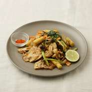 パッキーマオ　(タイ式太麺の激辛焼きビーフン)