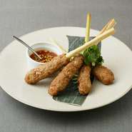 まるごとレモングラスの揚げ豚肉団子