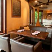 ご家族やお友達同士ソファー席でゆったりとお食事を