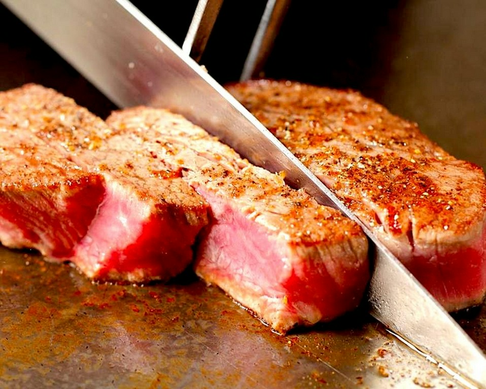 一番人気の生雲丹と焼き飯や黒毛和牛のランプ、締めのお好み焼きがお楽しみいただけるショートコースです。