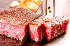 和牛オリンピック金賞の「うしの中山」フィレや活鮑、生雲丹と焼き飯などがご堪能いただけるコースです。