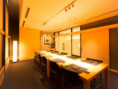 落ち着いた個室・半個室が3部屋あり、接待や商談、ご会食に最適