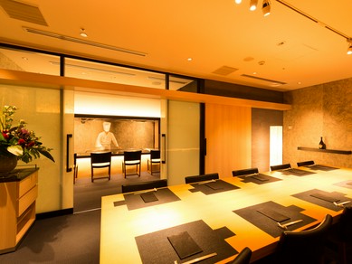 純米酒を中心に、利酒師セレクトの日本酒をワイングラスでご提供