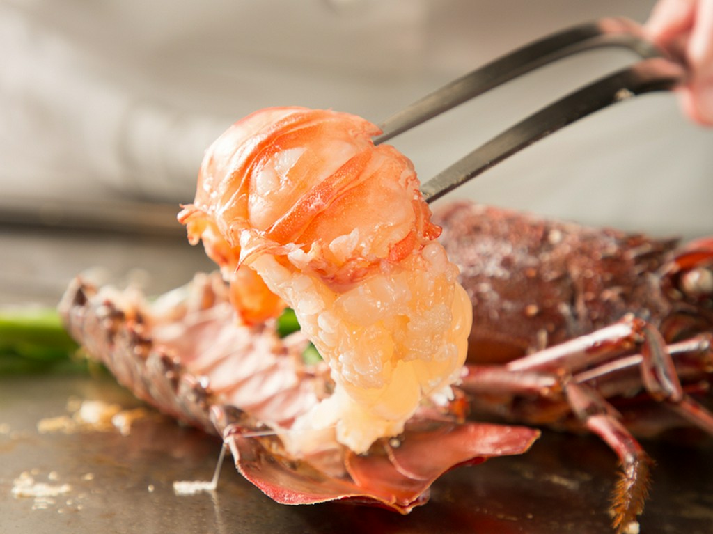 『伊勢海老の鉄板焼』　