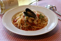 レストランで昔から愛されているペスカトーレは魚介好きの日本人の定番パスタあっさりと仕上げています 