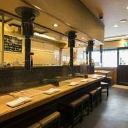 ホルモンや焼肉で気になるのが煙りですが、当店では空気を汚れにくくするよう煙突を完備していますので、お仕事帰りでも、デートでも、気兼ねなくご利用いただけます。				