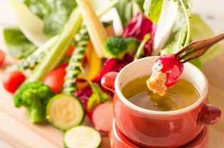 その日おすすめの国産牛肉や産地直送の朝採れ野菜が満載