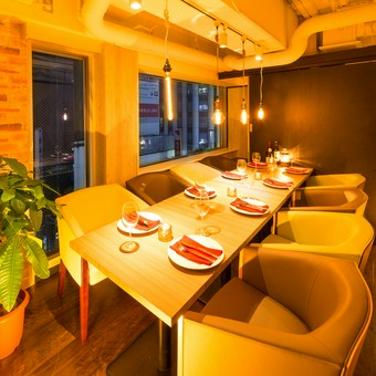 デートや女子会に最適。お洒落で居心地の良い空間が特別感を演出