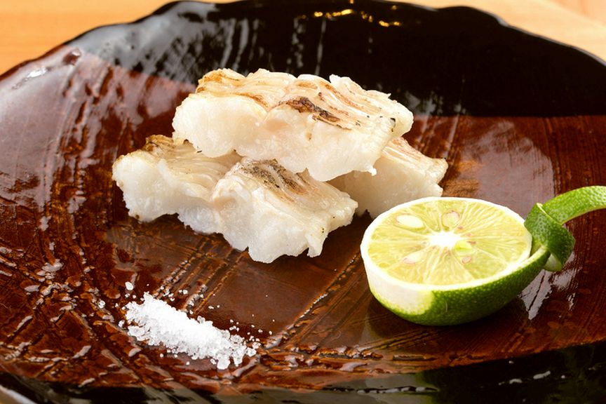 瀬戸内海の名産穴子のおいしさを満喫できる逸品『伝助穴子』