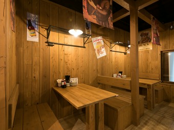 グループで利用できる席やコースを用意