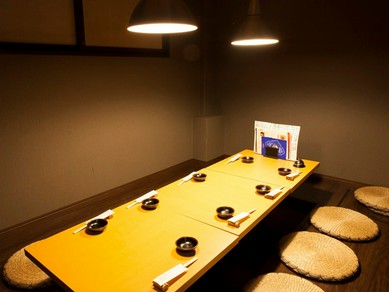 落ち着いた大人の和空間でくつろぎながら絶品料理とお酒を嗜む