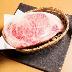 リーズナブルに食べられる上質の一品『黒毛和牛ステーキ』