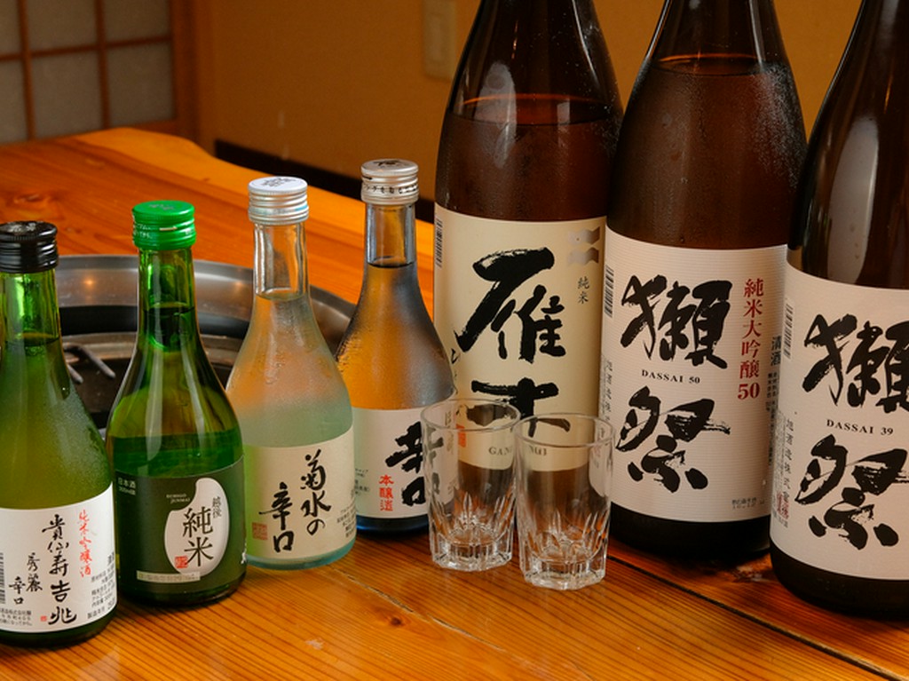 お店で干した鰭を使った「ひれ酒」は見逃せないおいしさ