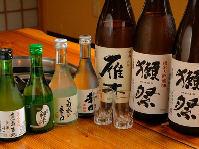 お店で干した鰭を使った「ひれ酒」は見逃せないおいしさ
