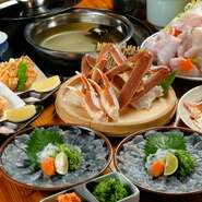 「てっさ」や「焼き蟹」、「唐揚げ」などさまざまな味わいが楽しめる『響コース』。お店の2枚看板である蟹とフグを存分に満喫できる、大満足のコースとなっています。