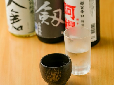 お肉に合うワイン、ブランド焼酎、厳選した日本酒などお酒も豊富