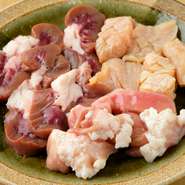 『ホルモン三種盛り』