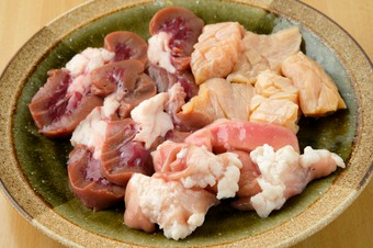 『ホルモン三種盛り』