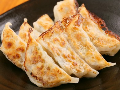 肉汁がジュワ～っとあふれる『博多　かね萬一口ぎょうざ』