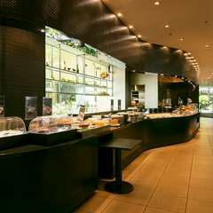 各ビュッフェは、コーヒーや紅茶などのフリードリンク付き