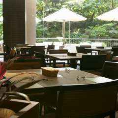 洗練された上品な雰囲気の中、しっとりムードの大人デート