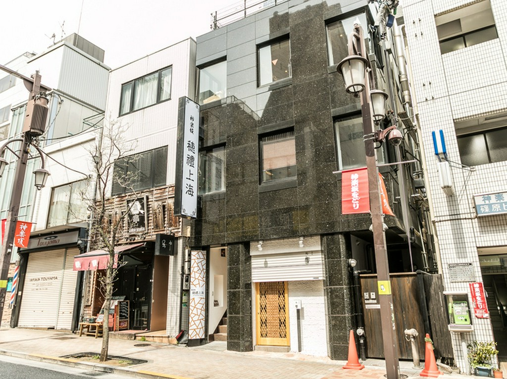 カジュアルな会食からご家族でのお食事まで。さまざまに楽しんで