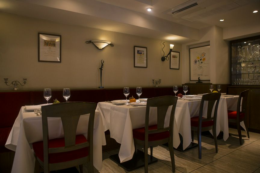 名シェフがつくる極上フレンチを落ち着いた雰囲気のなかで味わう