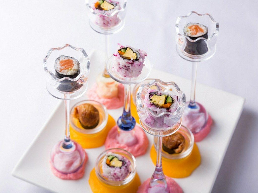 供された瞬間に歓声が上がる、寿司屋らしからぬ美しい盛り付け