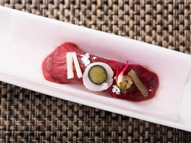 江戸前寿司店では絶対に出合えない『モウカの星の握り』