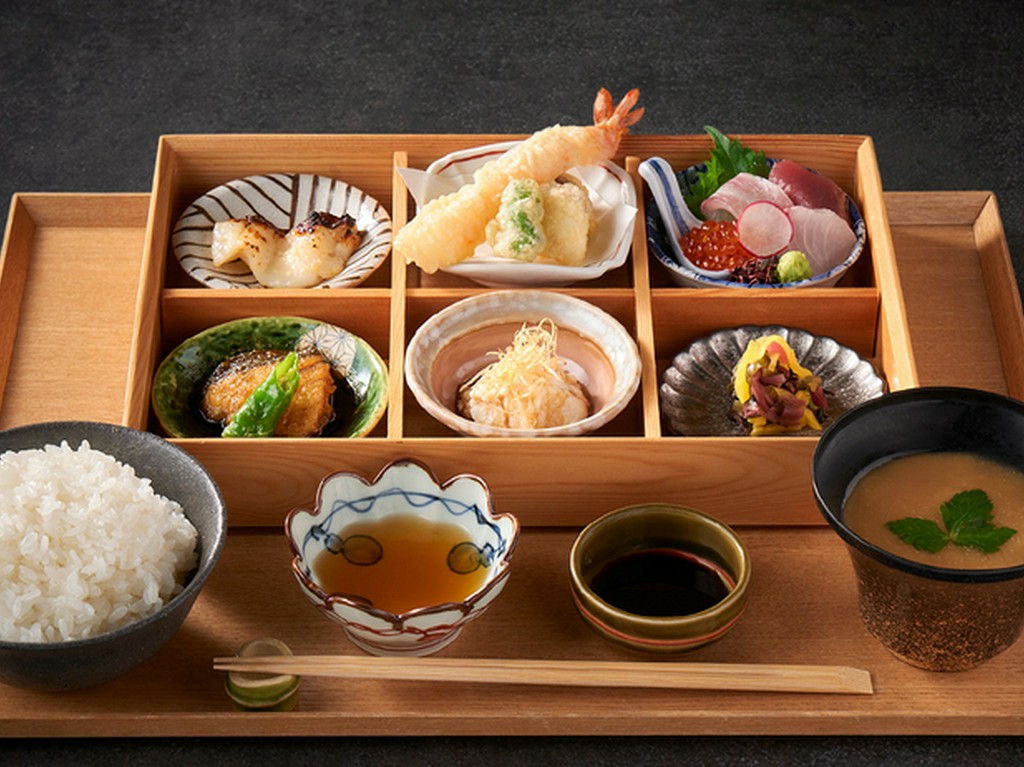 満開御膳