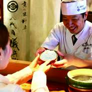 日本人が大切にする絆や、相手を想う気持ちを常に大切にながら、一粒一粒にしっかり愛情がこもったお米を提供しています。