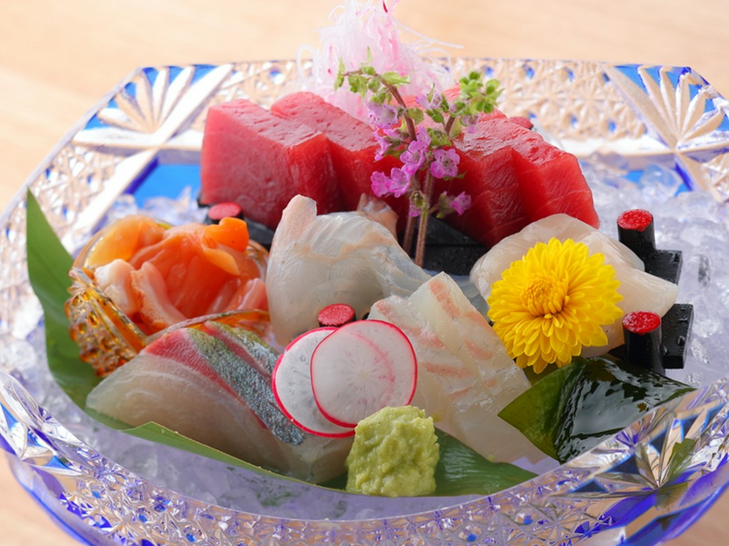 磨き上げた鋭い目利きで、旬の美味しさを厳選『鮮魚7点盛』