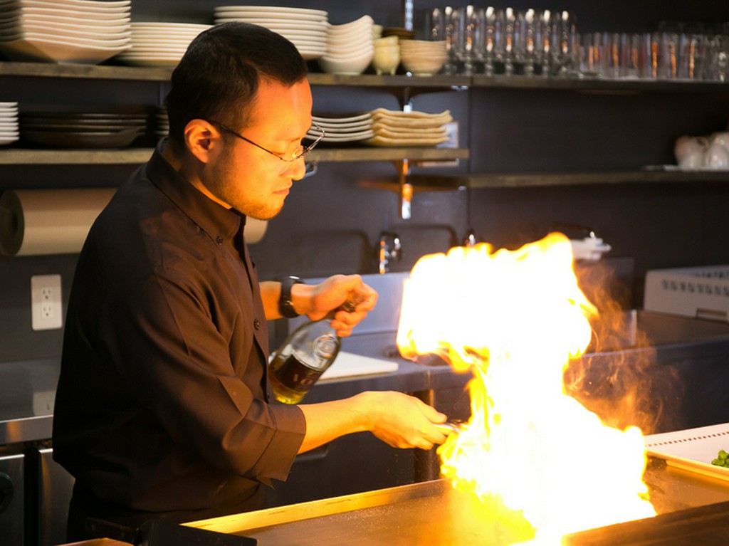 目をも奪われる躍動感のある技が五感を刺激！