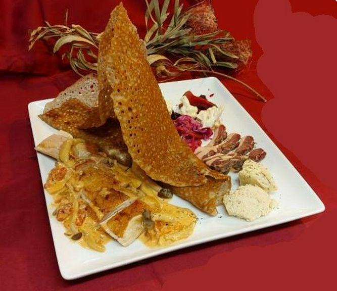 ベーコンとキノコ&半熟卵 トマトソース