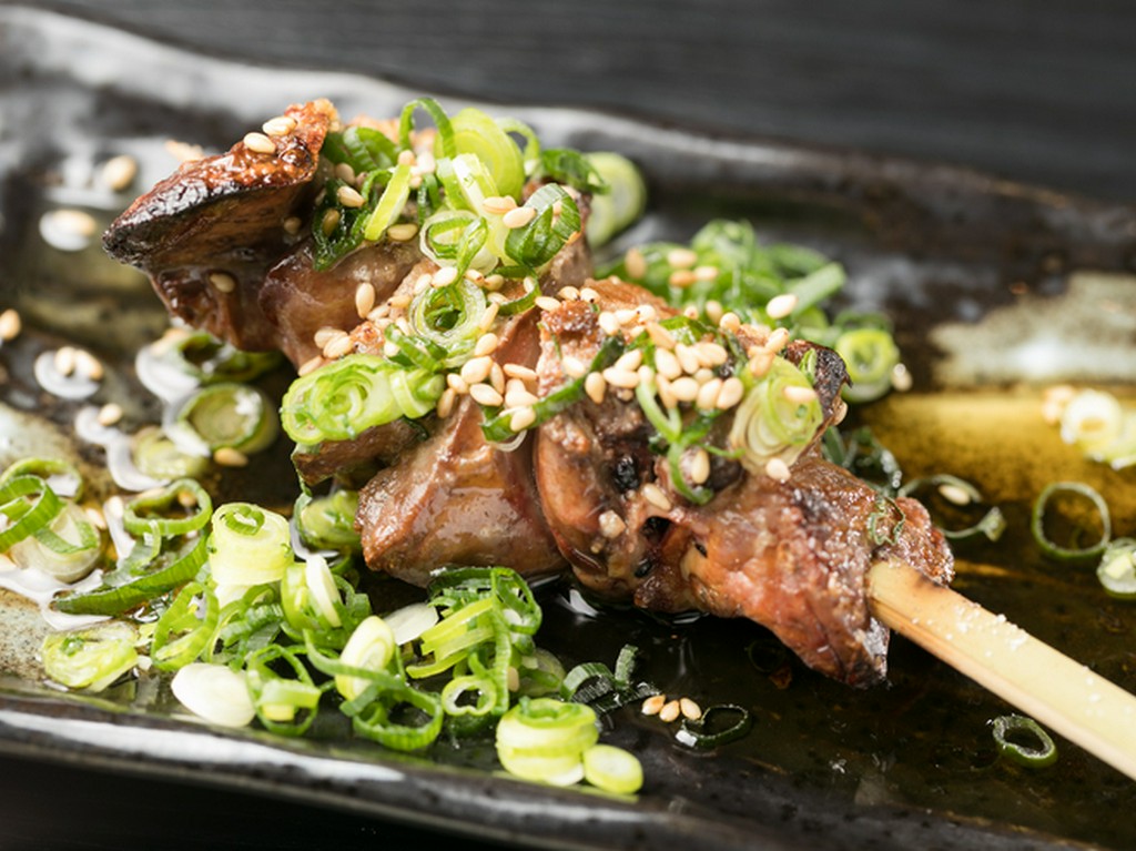 ねぎとごま油の香りと濃厚な旨みが後引く美味しさの『肝塩ねぎごま油』