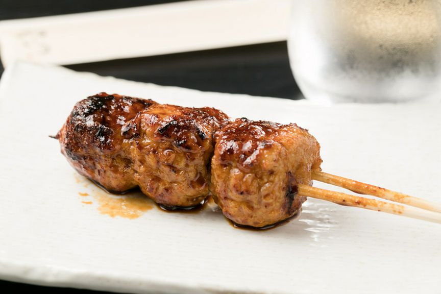 外は香ばしく、中はふっくら。鶏の旨みが凝縮した『つくね』