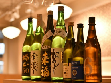 料理に合う美味しい地酒を、全国各地の蔵元より仕入れ